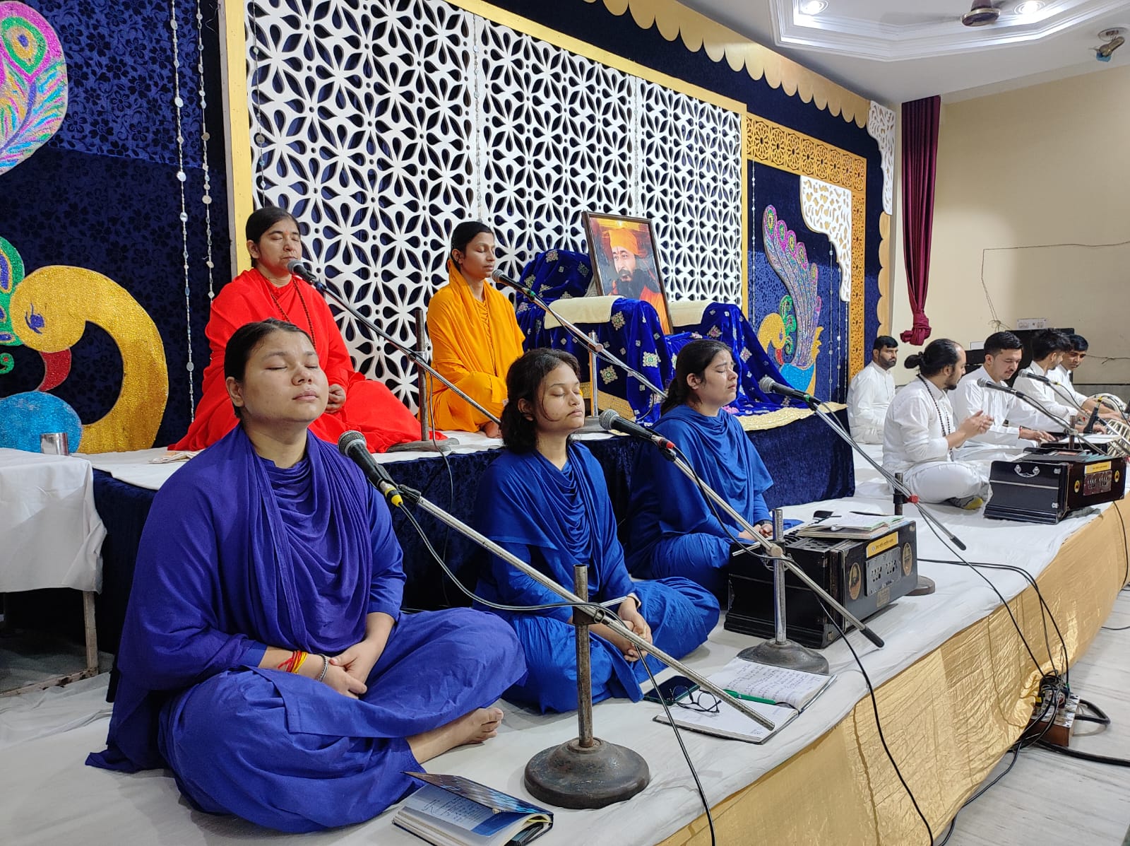 To get Guru's grace, one has to bow down at his feet: Subhas Bharti