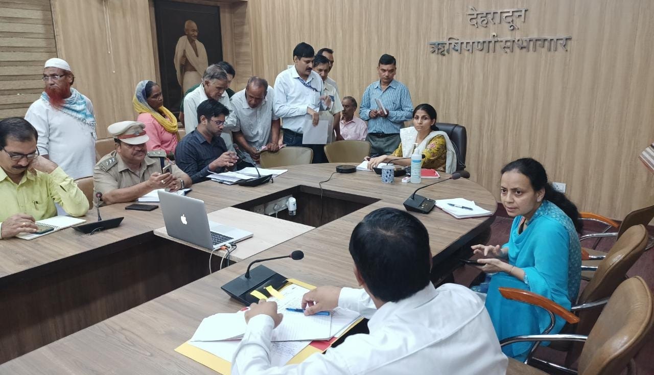 DM listened to public complaints in public hearing, 107 complaints were registered