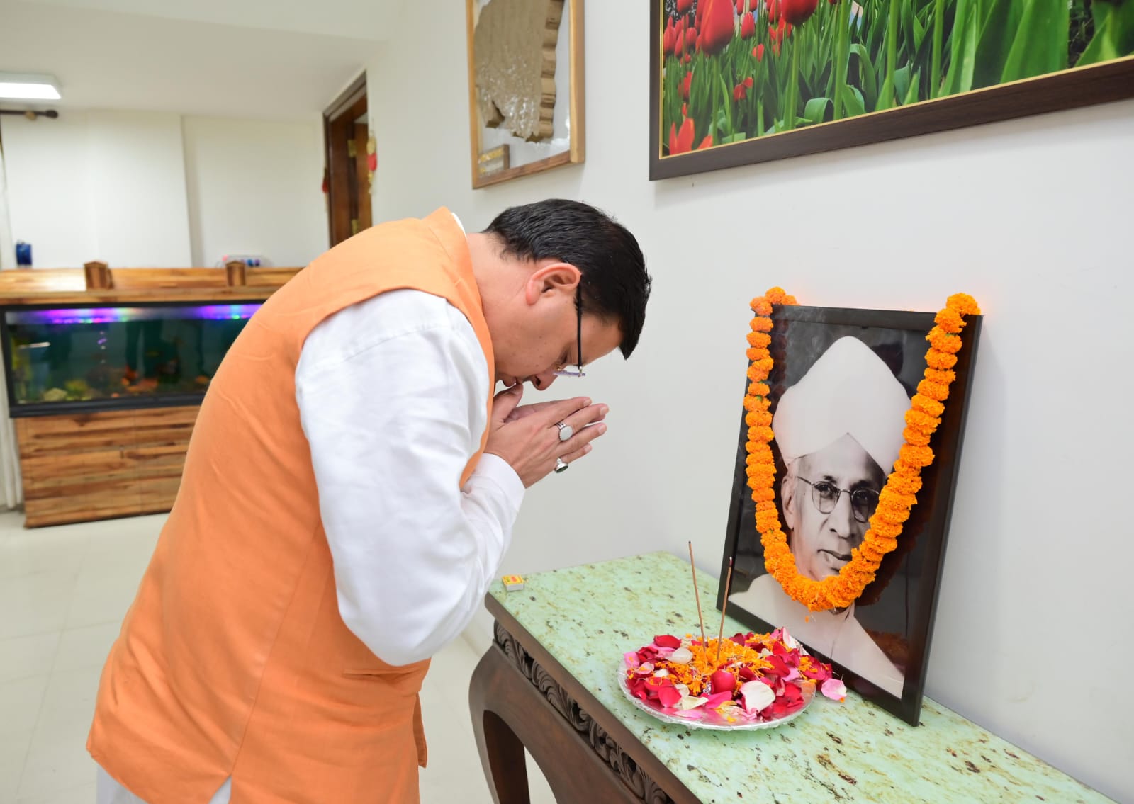 CM paid tribute to the picture of Dr. Sarvepalli Radhakrishnan