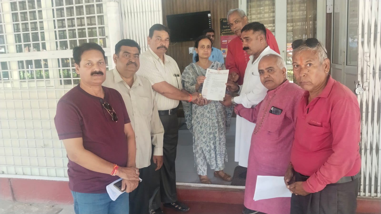 Brahmin Samaj Mahasangh submitted a memorandum against the anti-Sanatan Dharma remarks