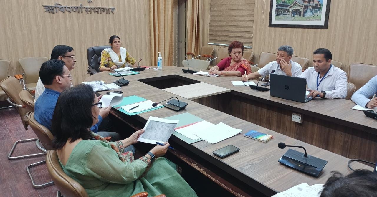 District Magistrate reviewed the preparations for Ayushman Bhava campaign