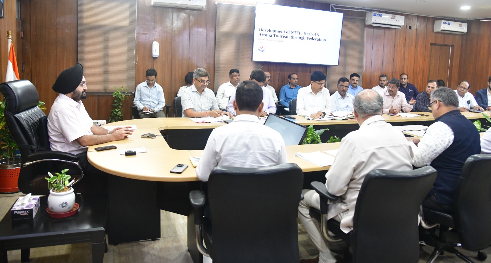 Chief Secretary holds meeting with departments and stakeholders to promote herbal, eco-tourism, herbal and aroma tourism
