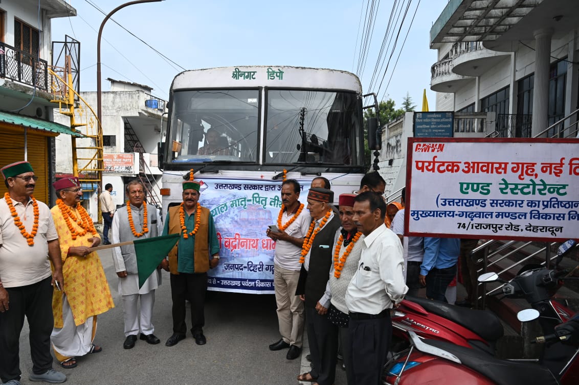 Under the Mother-Father Pilgrimage Scheme, a group of 34 pilgrims left for Badrinath Dham.