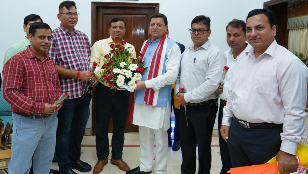 Information Department officials congratulated CM on his birthday.