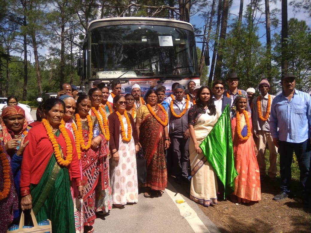 32 senior citizens sent to Badrinath under Mother-Father Pilgrimage Scheme