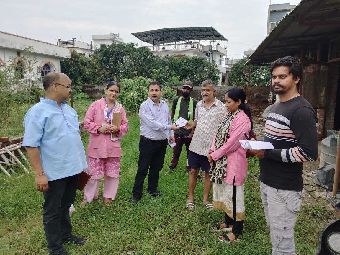 Challan of 9 people including shop and building owners after dengue larvae were found