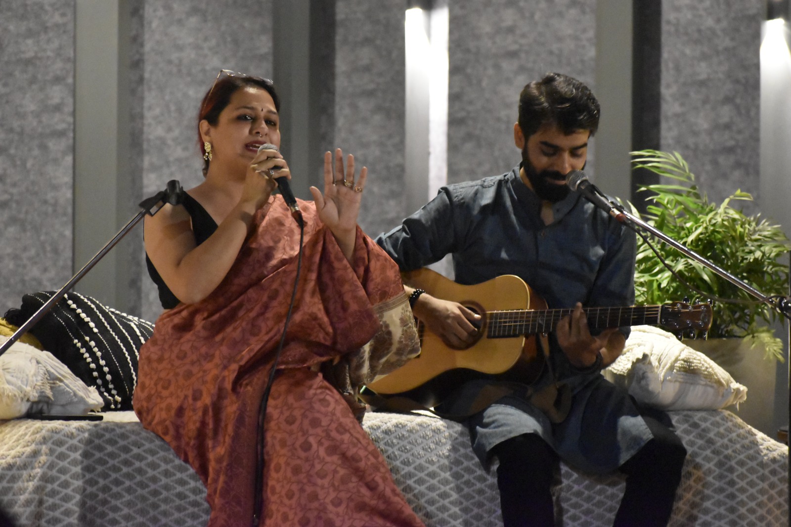 DDLF's poetry evening Khayalkari mesmerized the poetry lovers of Dehradun.