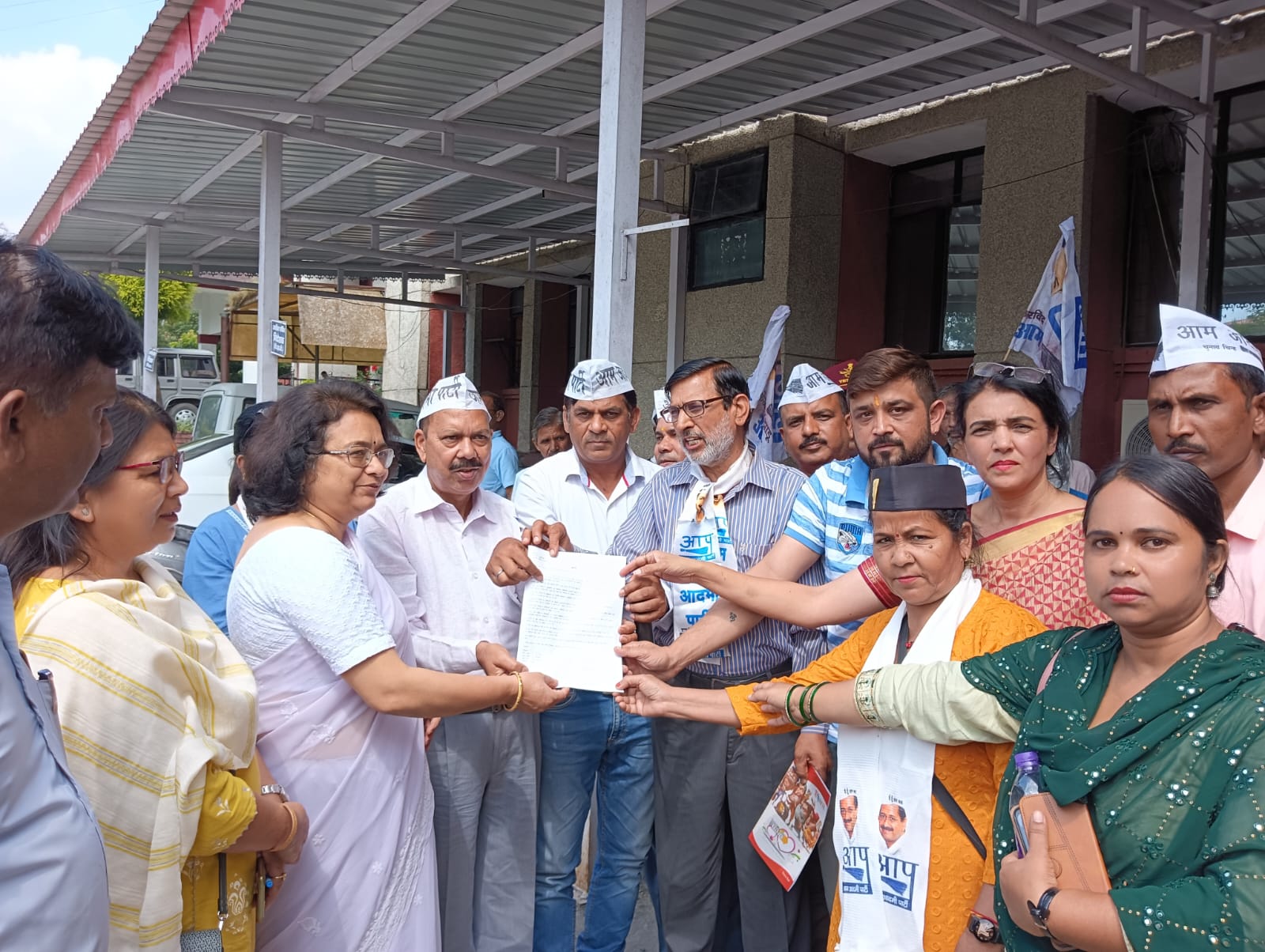 AAP staged a protest at the Health Directorate when dengue got out of control.