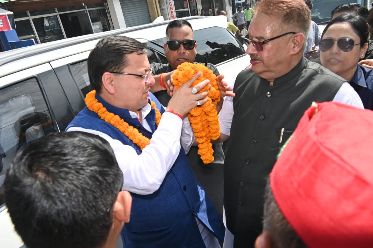 Minister Ganesh Joshi welcomed CM Dhami who returned from foreign tour.