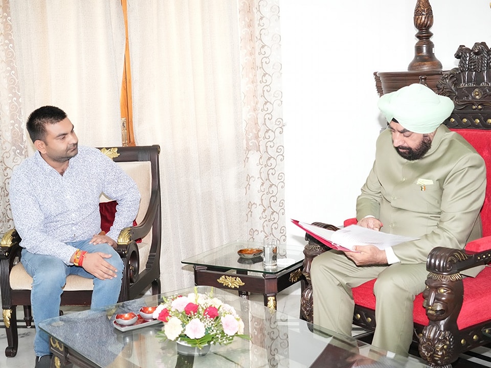 Governor listened to the problems of ex-servicemen and their dependents at Raj Bhavan