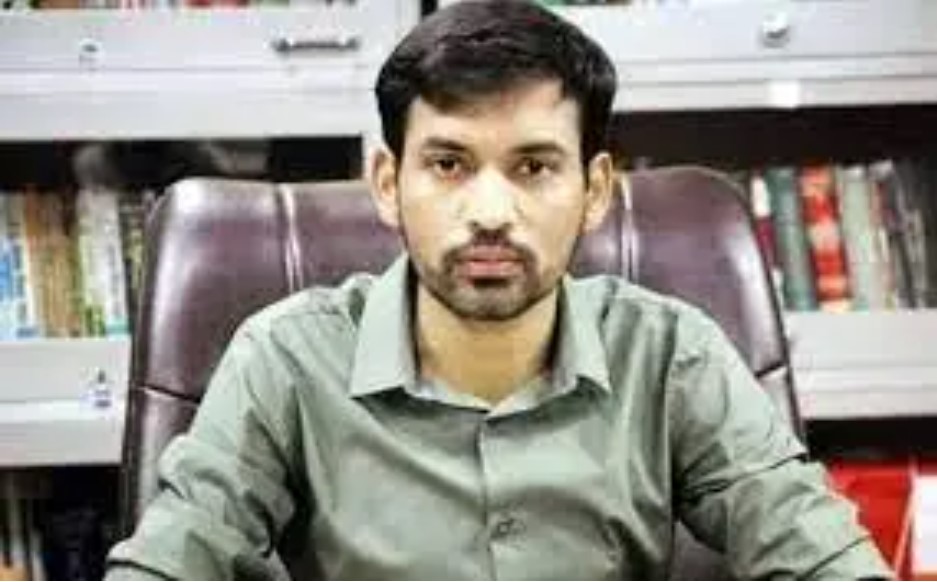 DM took virtual review meeting of destitute cattle, cleanliness fortnight, dengue control and Ayushman Bhava.