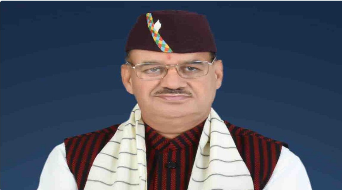 Agriculture Minister honored farmer Harsh Singh Dangwal for his excellent work in the field of organic agriculture.