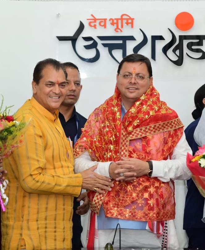 Minister Dr. Premchand Aggarwal met Chief Minister Shri Pushkar Singh Dhami and congratulated him on his birthday.