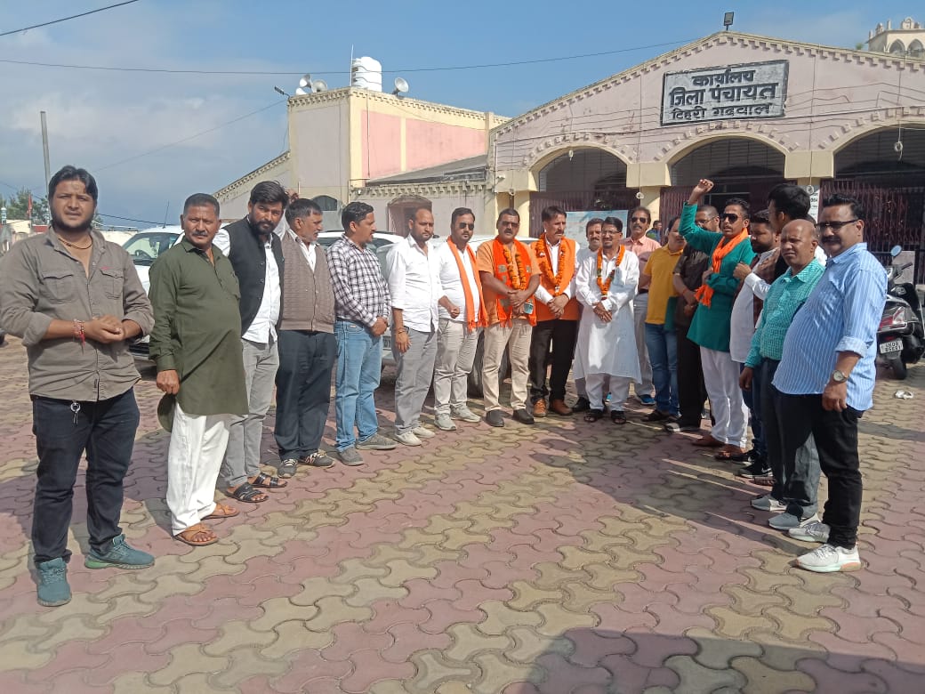 Devendra Panwar, Amendra Bisht along with other candidates filed nomination for District Panchayat Member by-election from District Panchayat Bishtonsi Ward.