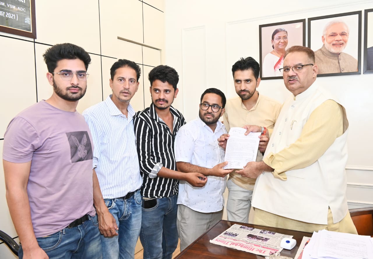 People's representative board of Purola met Rural Development Minister Ganesh Joshi