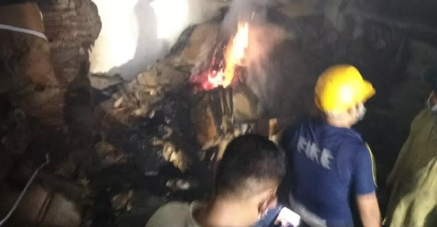 Massive fire breaks out in pharmaceutical company's warehouse, loss worth lakhs