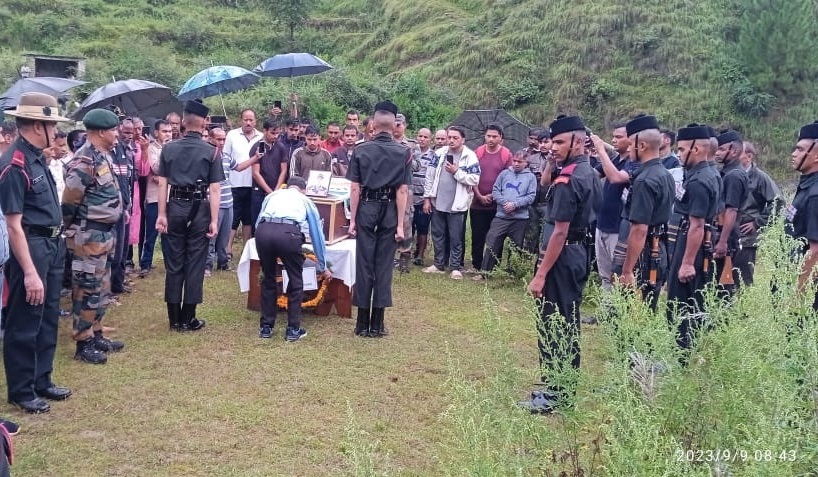 Last farewell to Martyr Deependra with tearful eyes -