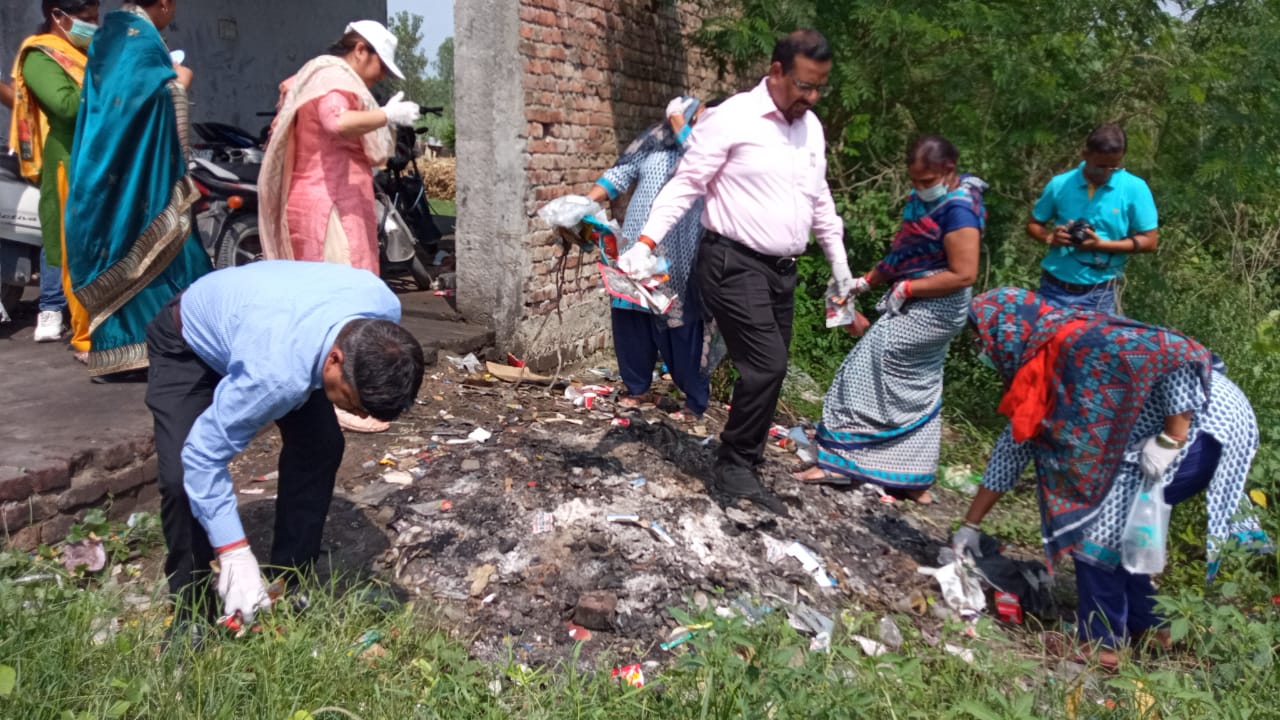 Officers took out awareness rally with villagers in Aurangabad