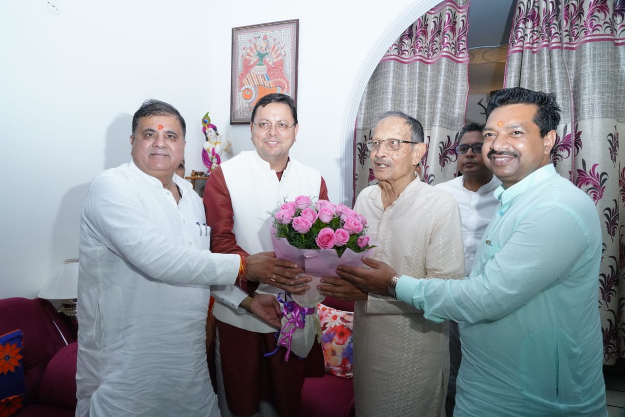 CM Dhami congratulated former Chief Minister Bhuvan Chandra Khanduri on his birthday.