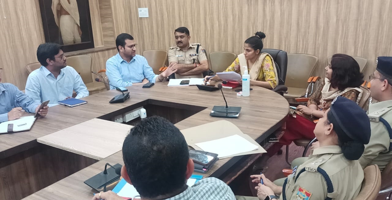 DM gave necessary guidelines regarding arrangements for Union Home Minister's visit to Narendranagar