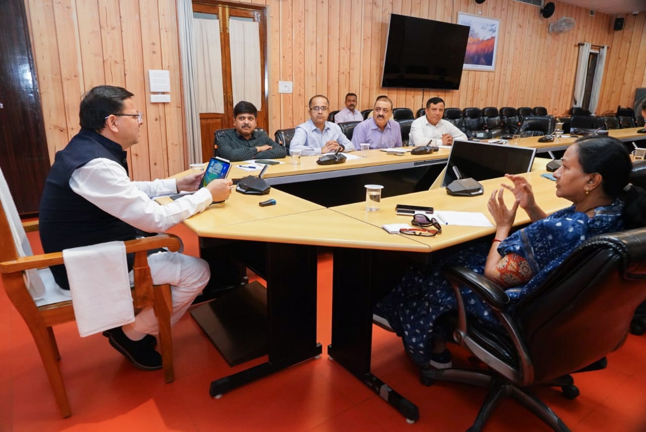 The Chief Minister instructed the officers to realize the vision of the Prime Minister.