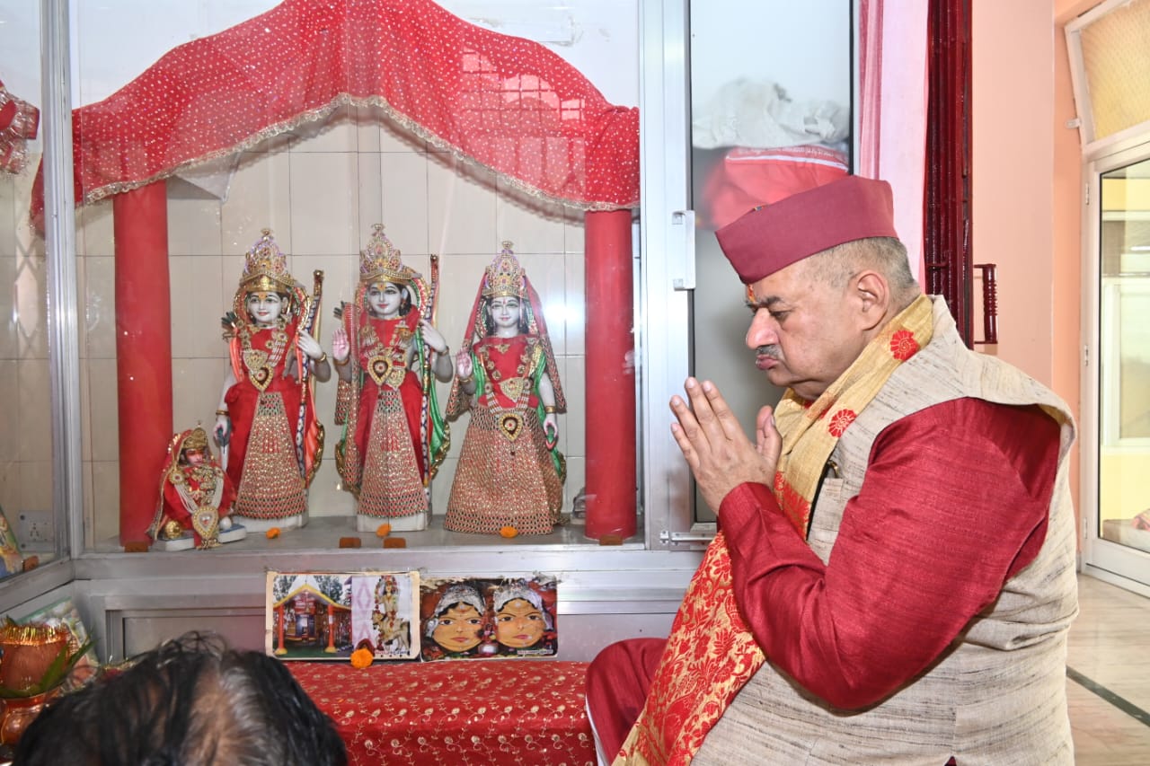 Minister Joshi performed special puja on Shardiya Navratri