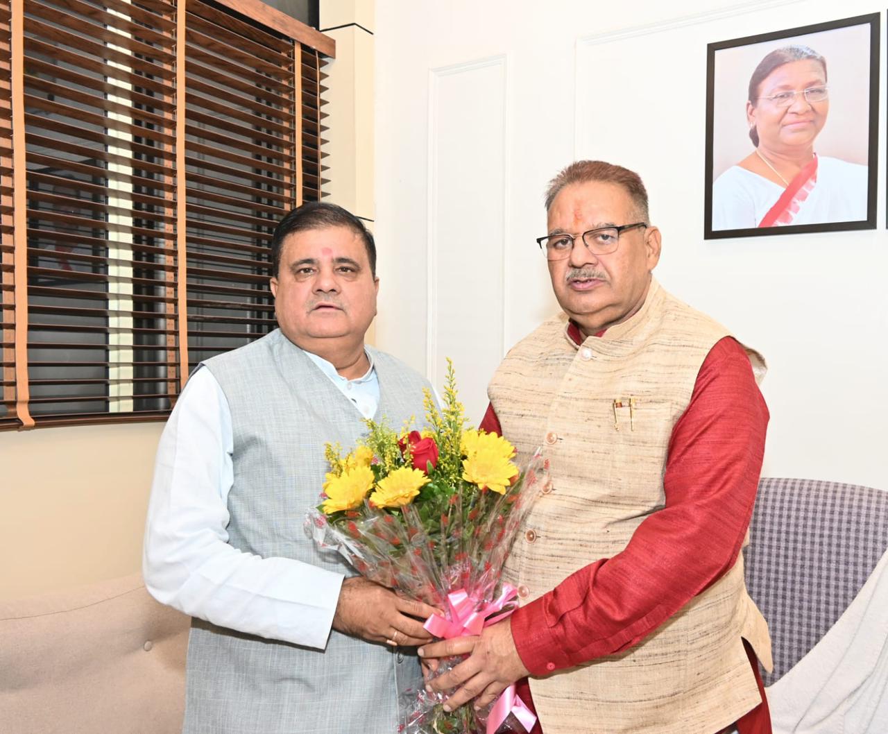 BJP President congratulated Cabinet Minister Ganesh Joshi on the success of PM Modi's rally.