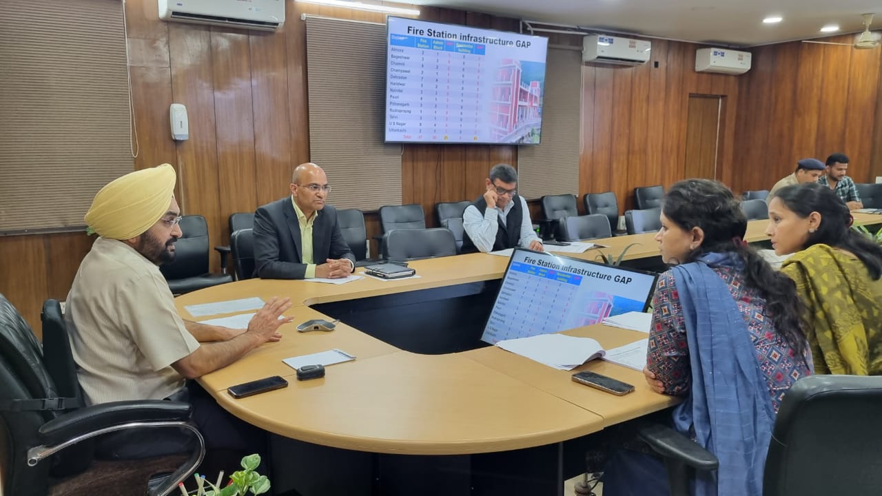 Chief Secretary took meeting of officials regarding improvement in fire services