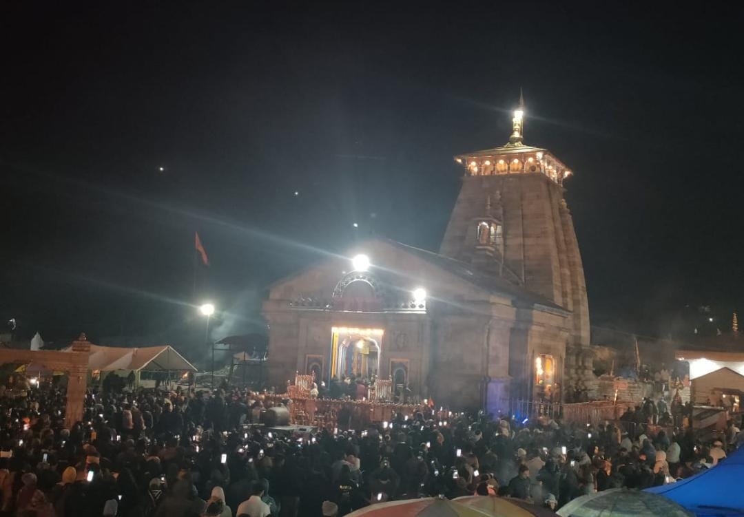 Record number of devotees reaching Badri-Kedar amidst rain and snowfall
