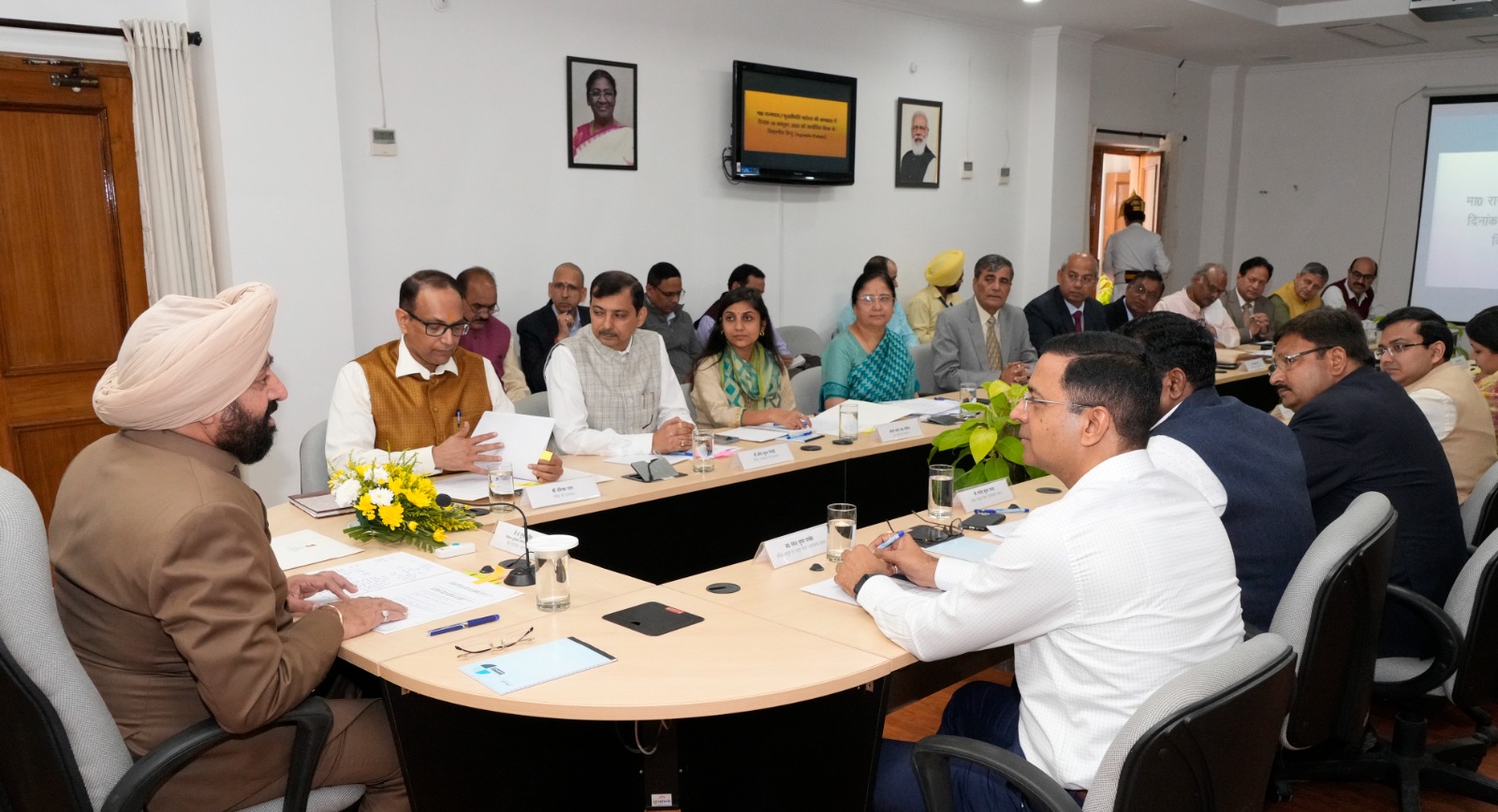 Governor took the meeting of vice chancellors of state universities