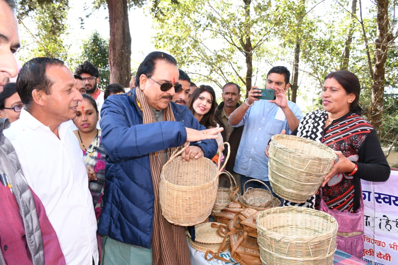 Union Minister Ajay Bhatt inaugurated Saras Fair