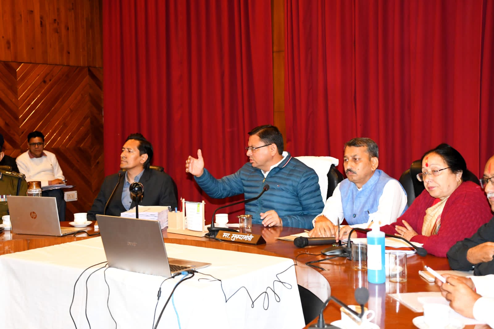 CM gave instructions to the officers, said that information about their under construction projects should be available on tips.