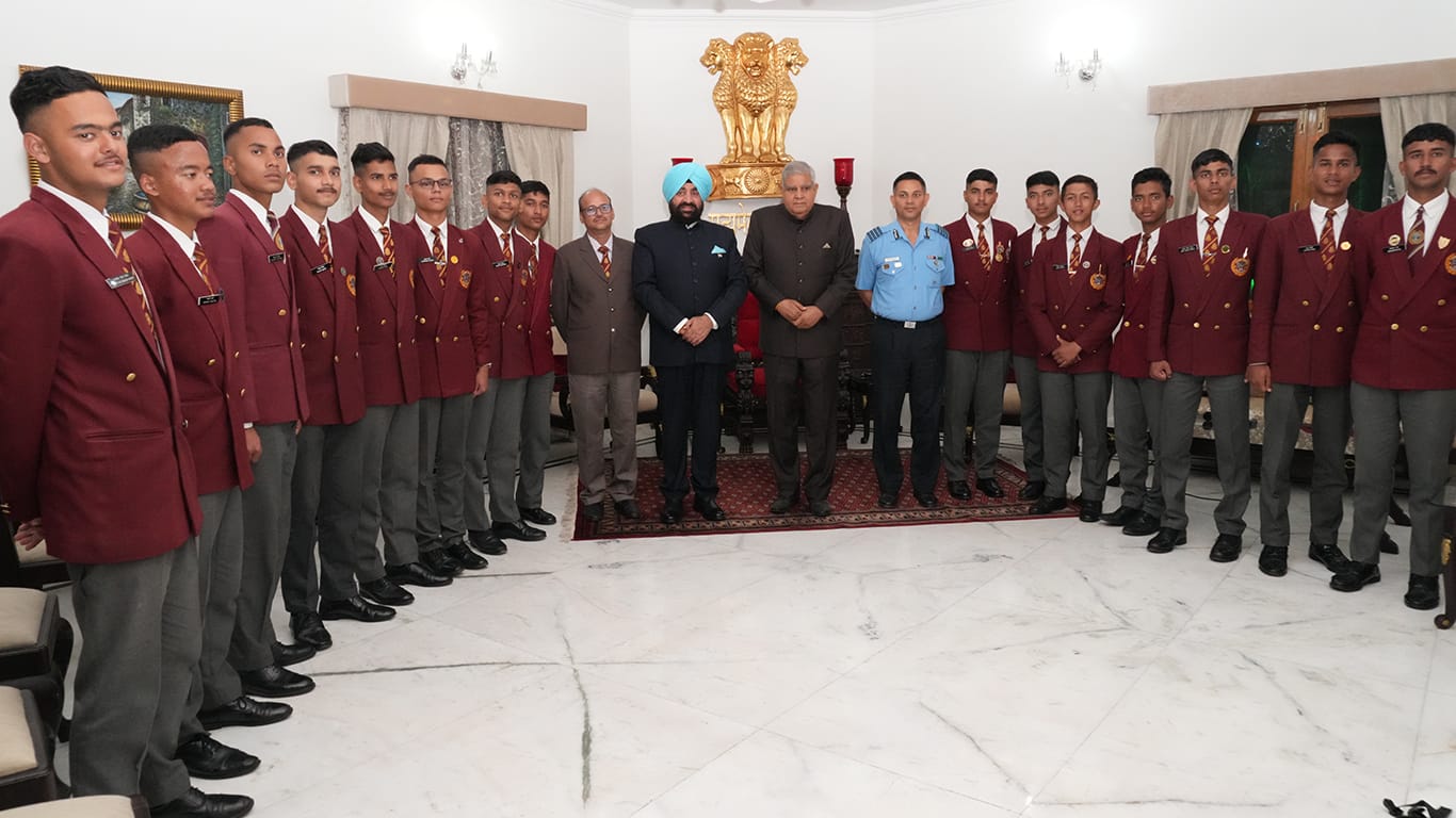 Vice President interacts with students of Sainik School Ghorakhal