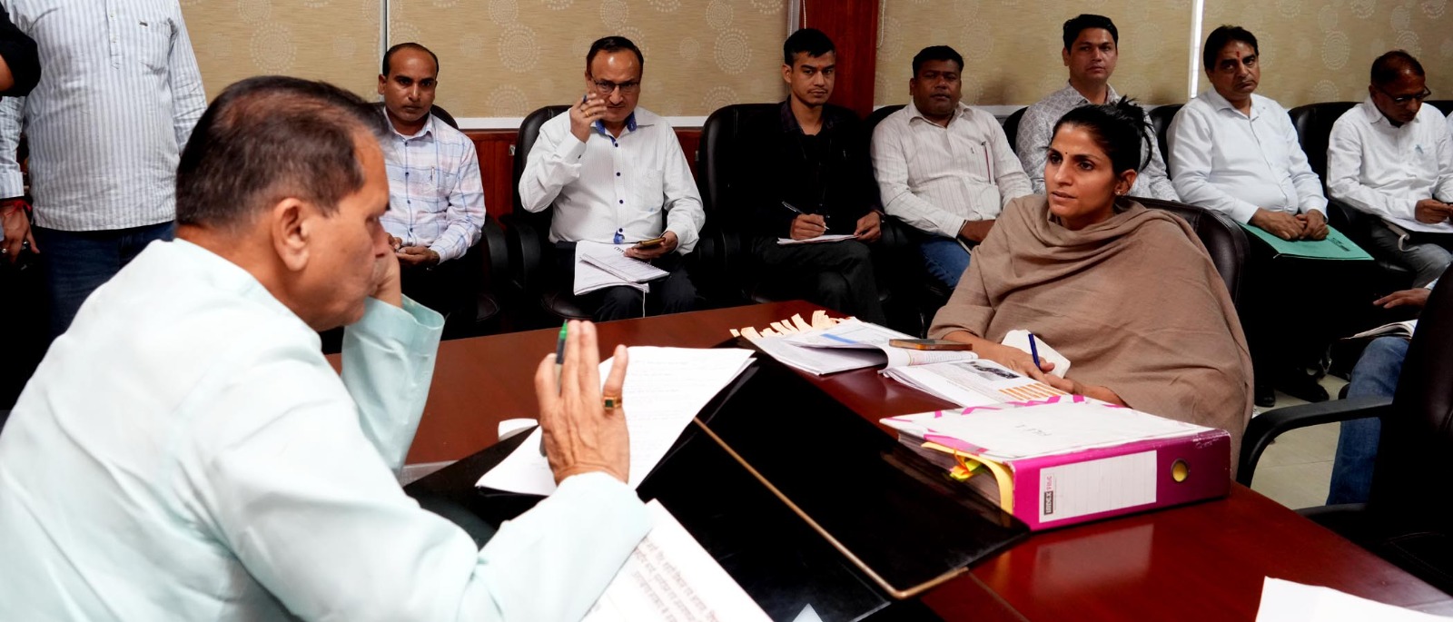 Urban Development Minister Dr. Prem Chand Aggarwal held a meeting regarding the ongoing development works under Smart City.