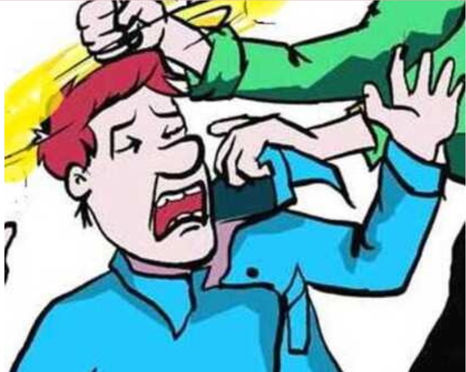 Two youths attack shopkeeper with stones, condition critical