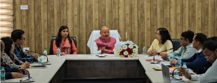 Government is committed to reach health services to the last reaches of the state: Suresh Bhatt