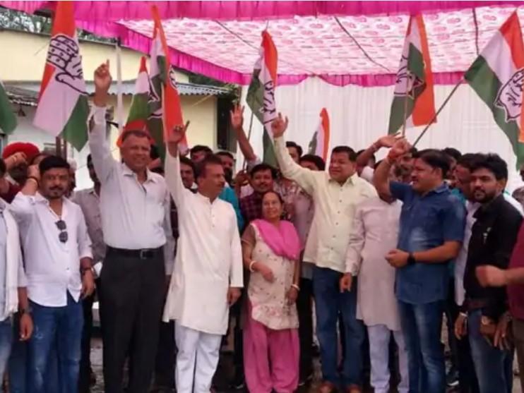Congress protested against the anti-people and anti-youth unemployed policies of the BJP government.