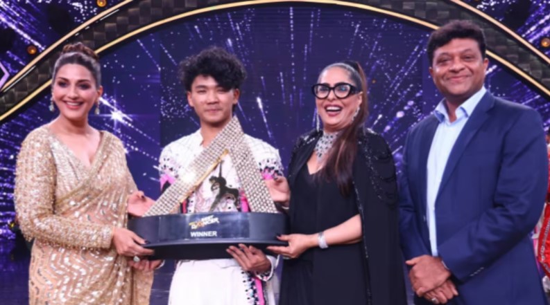 Contemporary King Samarpan Lama won the Best Dancer Season 3 trophy