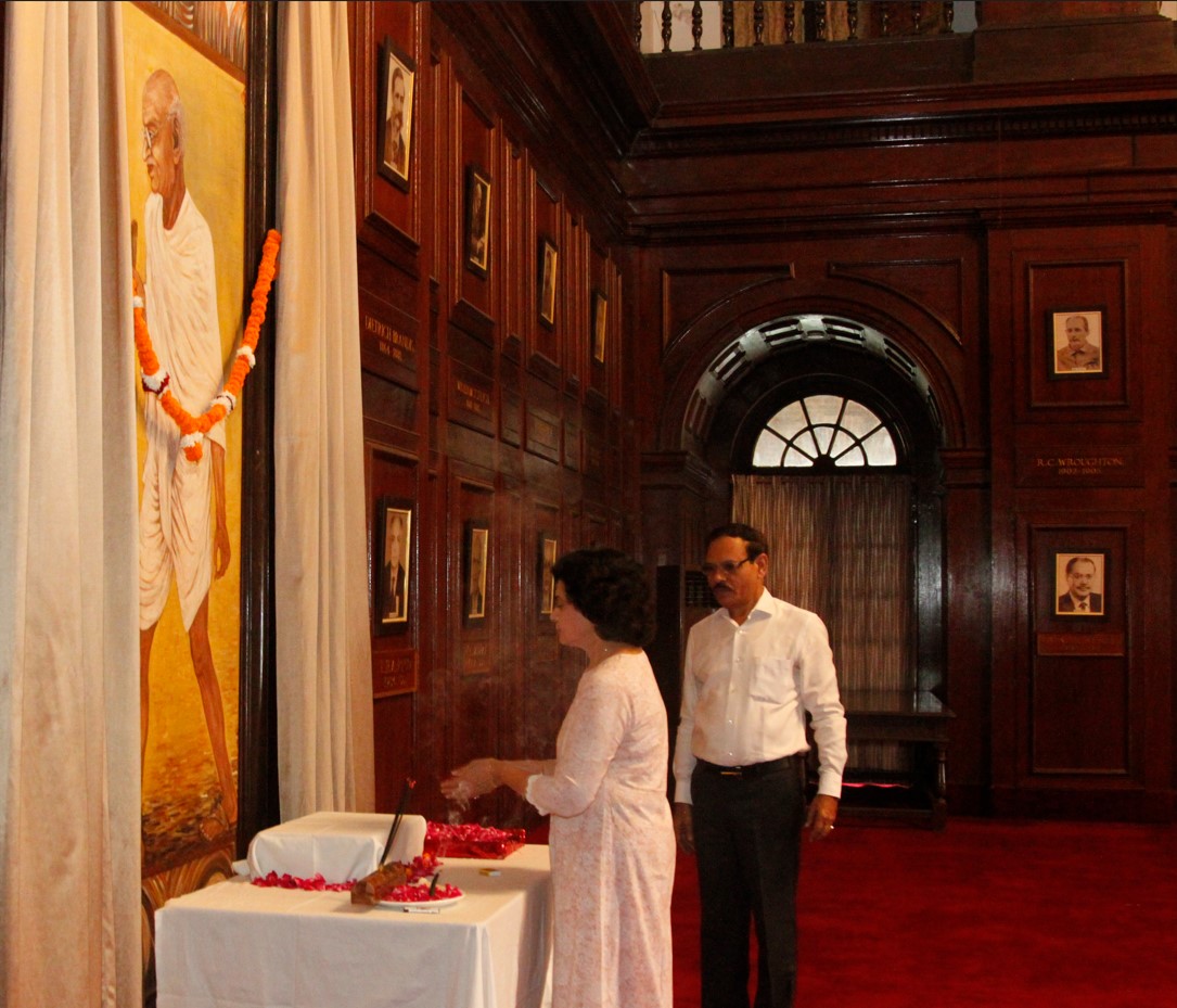 Employees administered oath of cleanliness