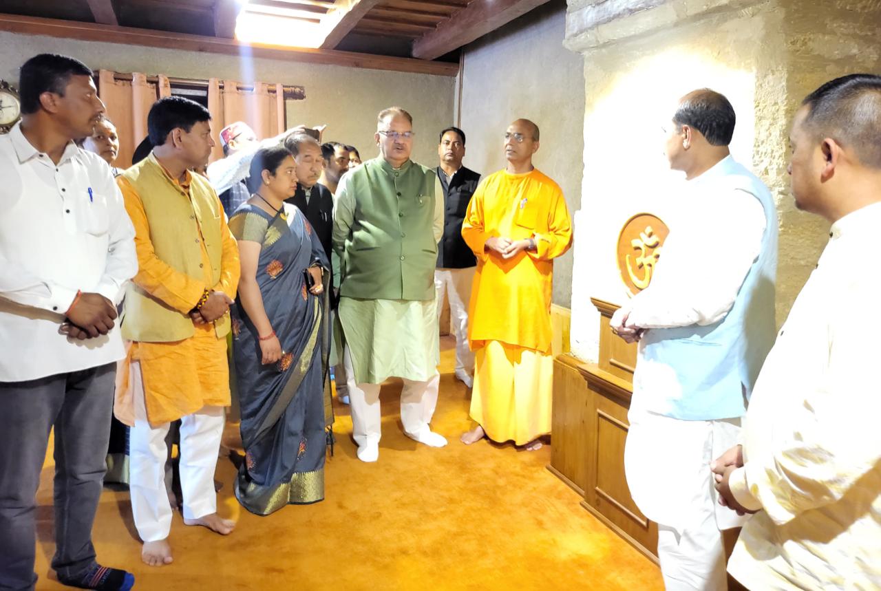 Agriculture Minister Ganesh Joshi reached Mayawati Ashram