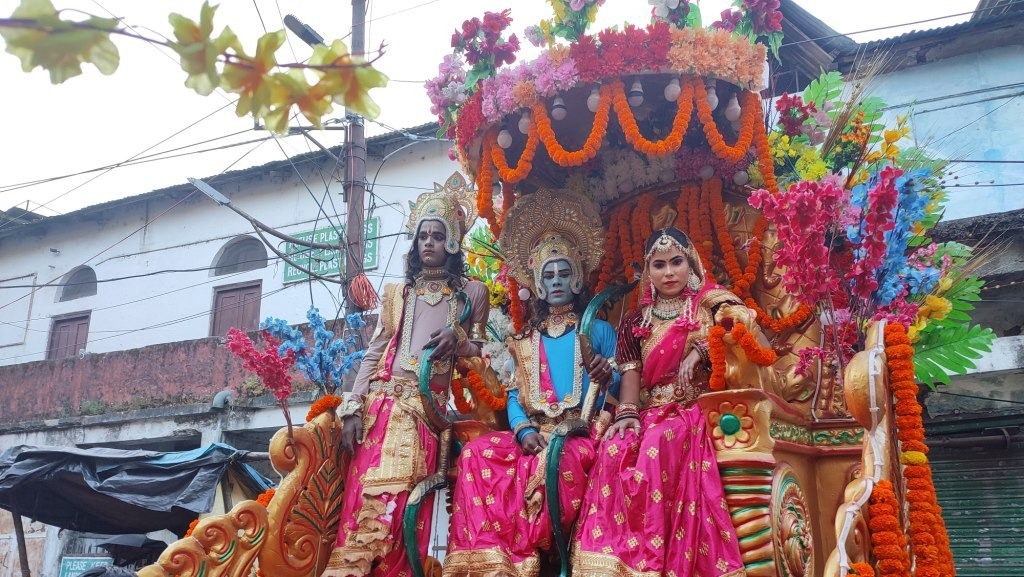Dussehra, the festival of victory of truth over evil, was celebrated with great pomp and grand procession.