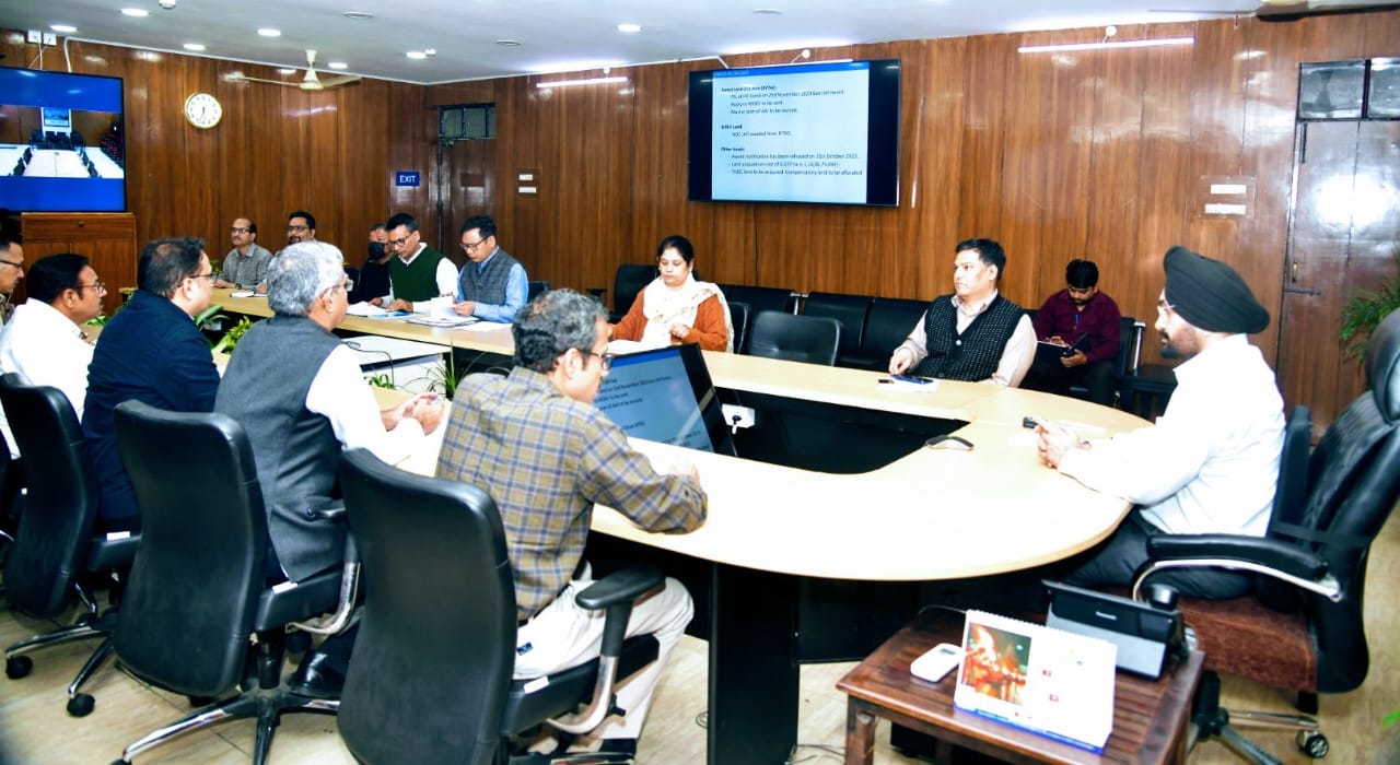 Chief Secretary reviews progress of construction of heliports