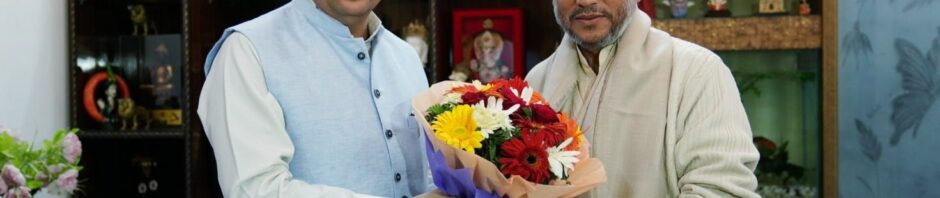 CM reached former Chief Minister Tirath Singh's residence, extended Diwali wishes