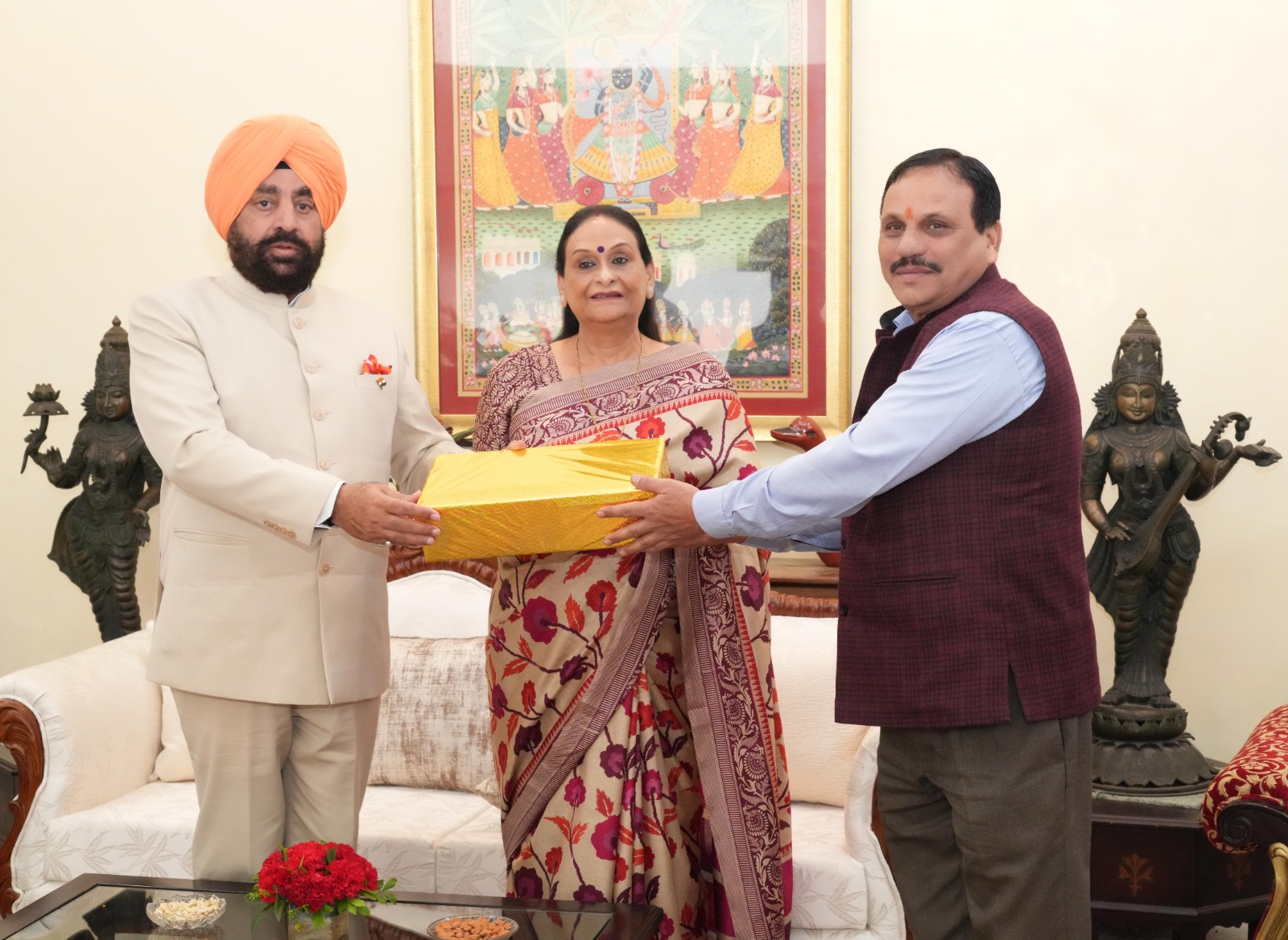 Governor distributed sweets and gifts to Raj Bhavan staff on Diwali