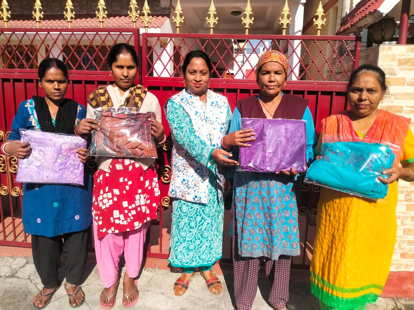 Congratulated on Chhath Puja, distributed sarees and sweets