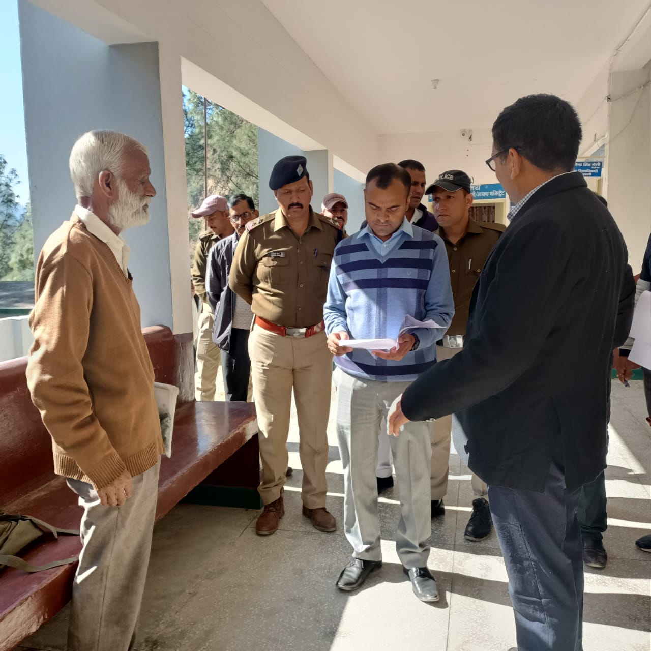 DM inspected tehsil office, police station, block office and PHC Pilkhi in Ghansali.