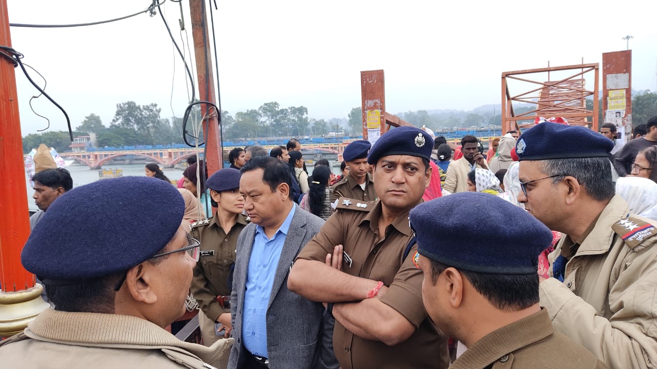 DM and SSP took stock of the fair area regarding Kartik Purnima Snan festival.