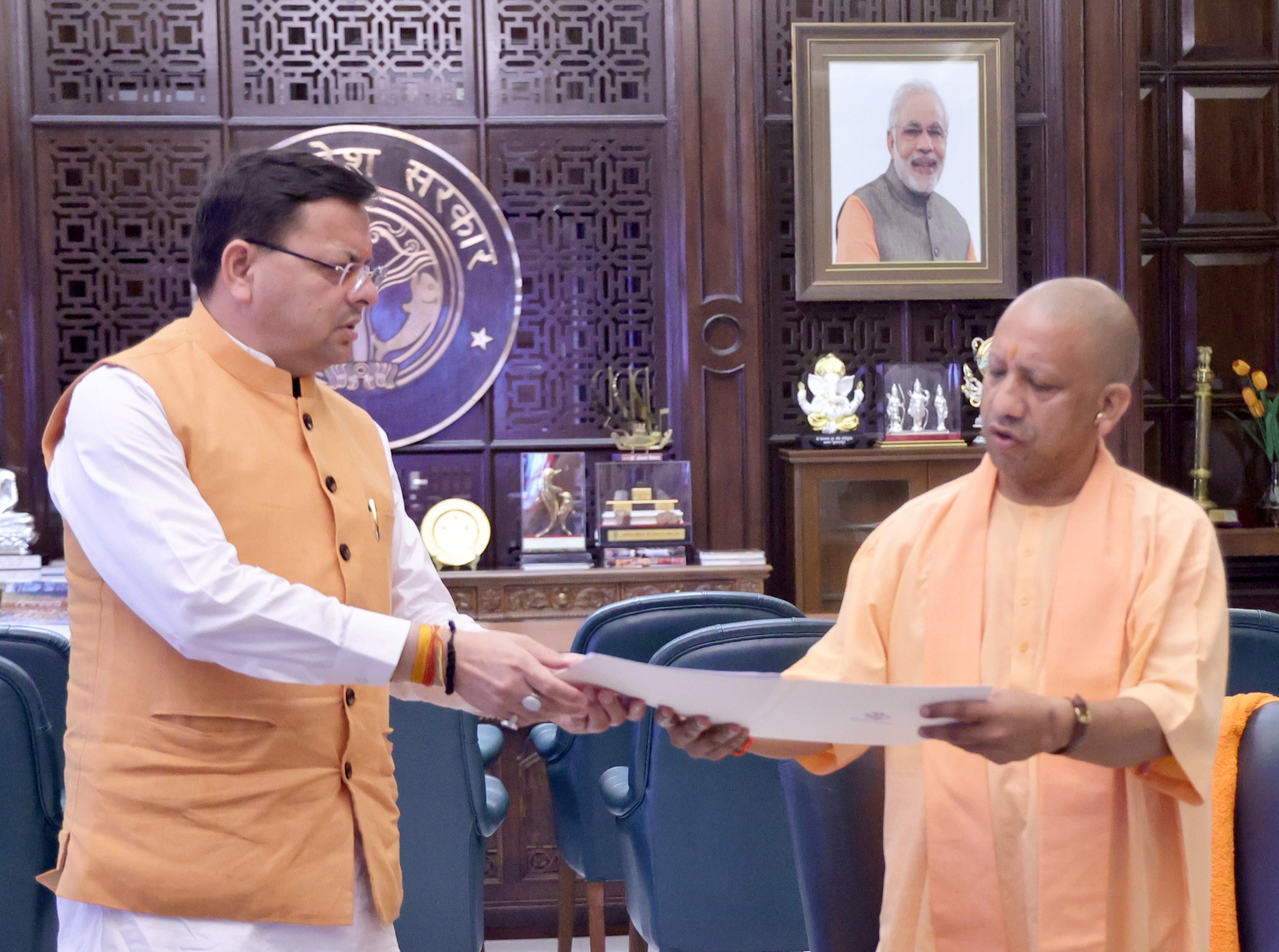 CM Dhami met UP Chief Minister Yogi Adityanath