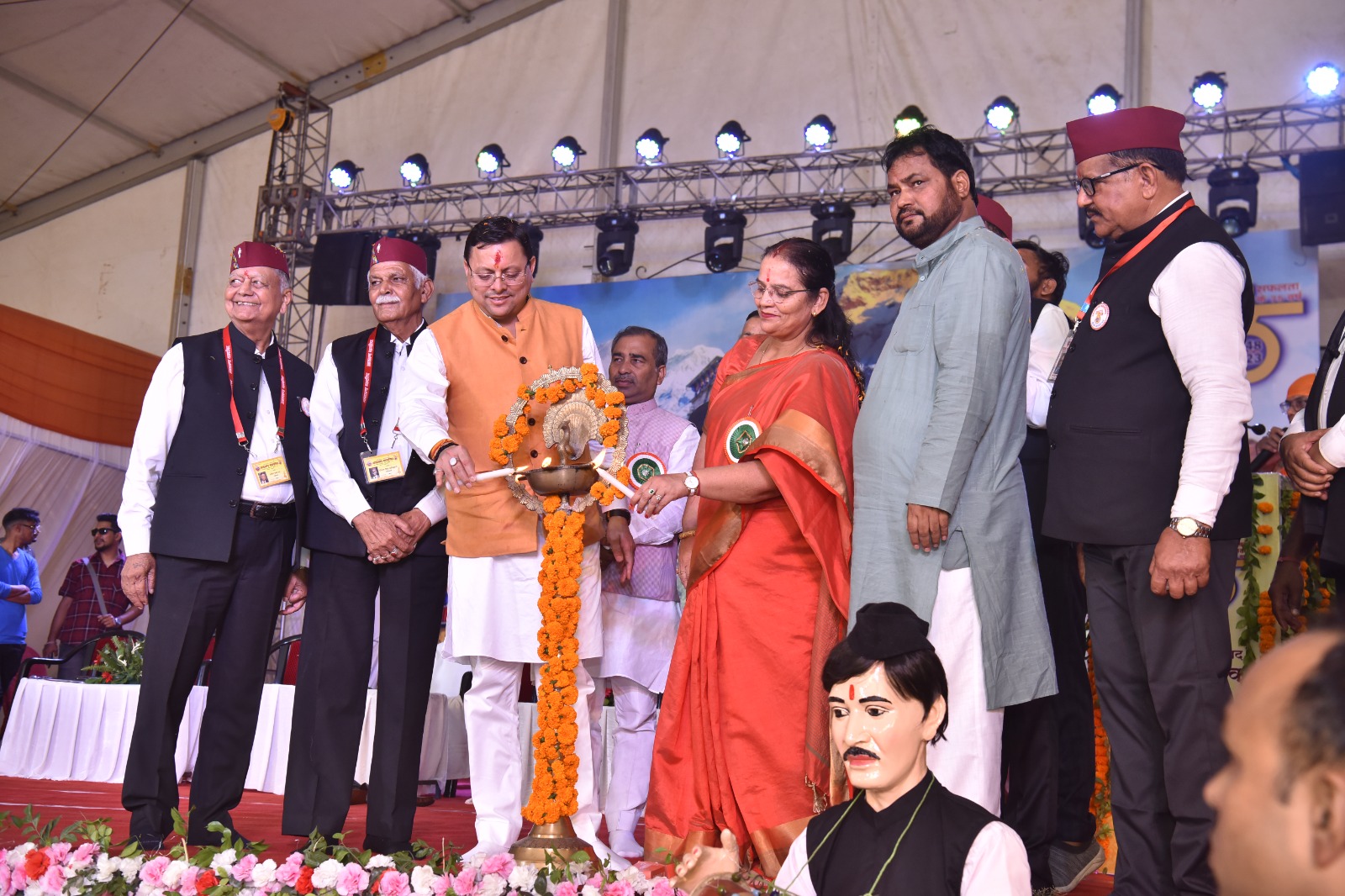 Chief Minister inaugurated Uttarakhand Mahotsav in Lucknow