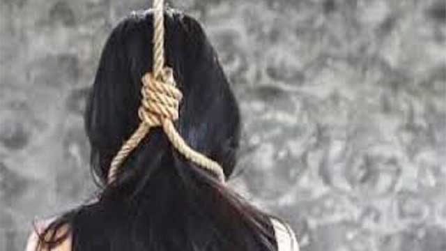 woman hanged herself